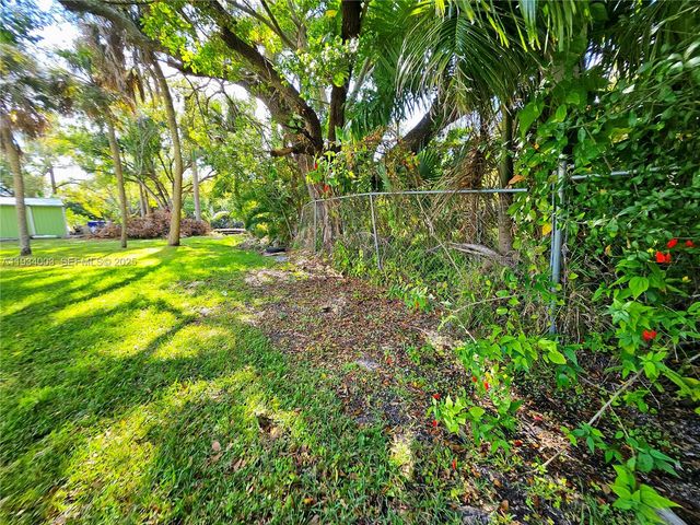 137 DOW LN, Fort Myers, FL 33917