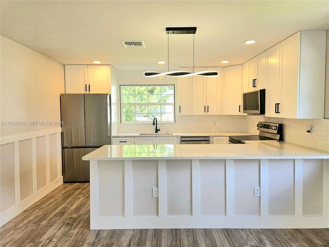 137 DOW LN, Fort Myers, FL 33917