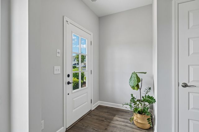 135 Harvard Dr, Gallatin, TN 37066