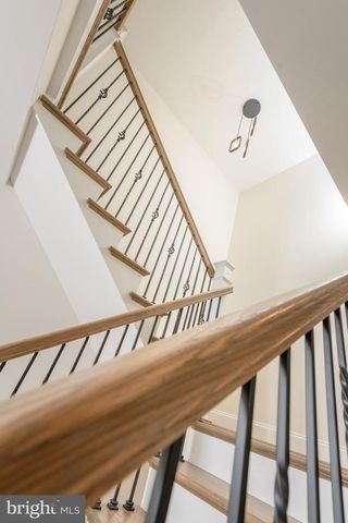 2328 ROCKVALE RD, Lancaster, PA 17602