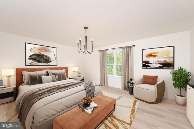 2328 ROCKVALE RD, Lancaster, PA 17602