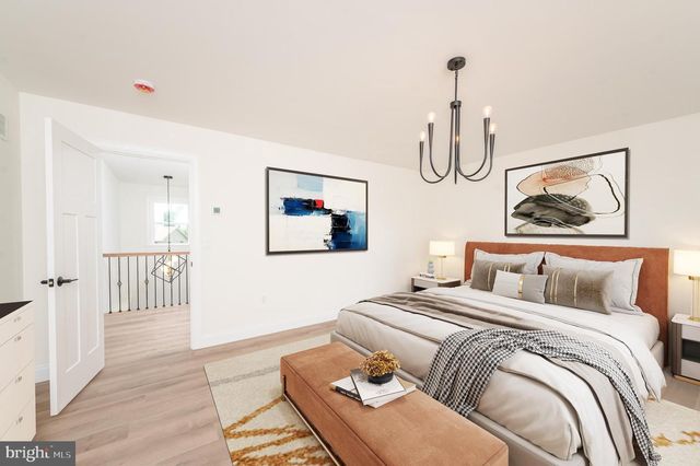 2328 ROCKVALE RD, Lancaster, PA 17602