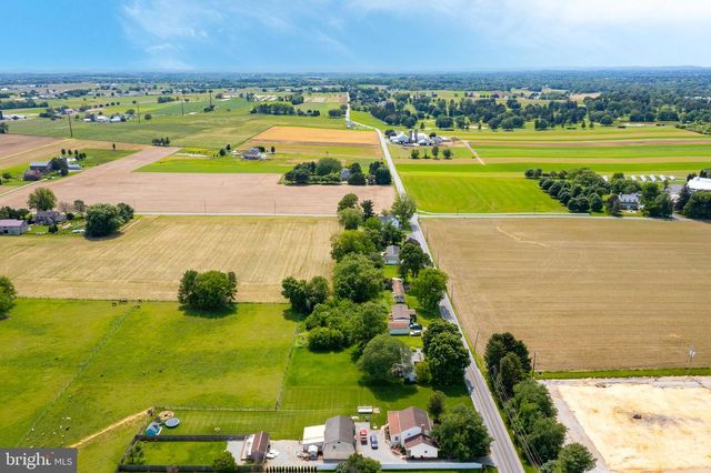 2328 ROCKVALE RD, Lancaster, PA 17602