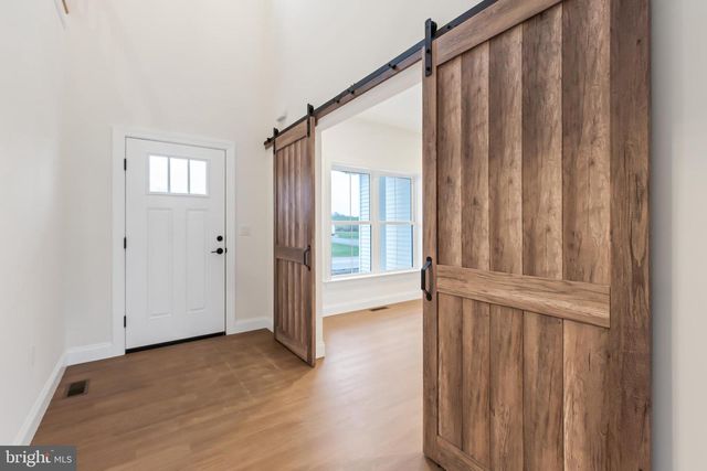 2328 ROCKVALE RD, Lancaster, PA 17602