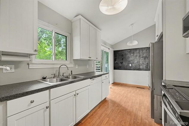 30778 Burlington Street, Westland, MI 48186