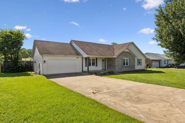 16 Delana Ave, Lawrenceburg, TN 38464
