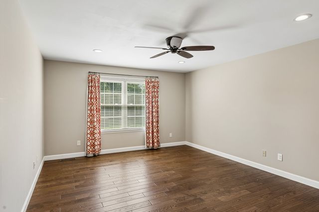 16 Delana Ave, Lawrenceburg, TN 38464
