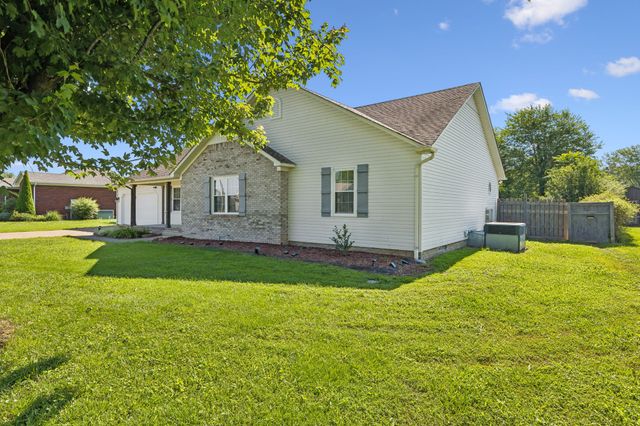 16 Delana Ave, Lawrenceburg, TN 38464