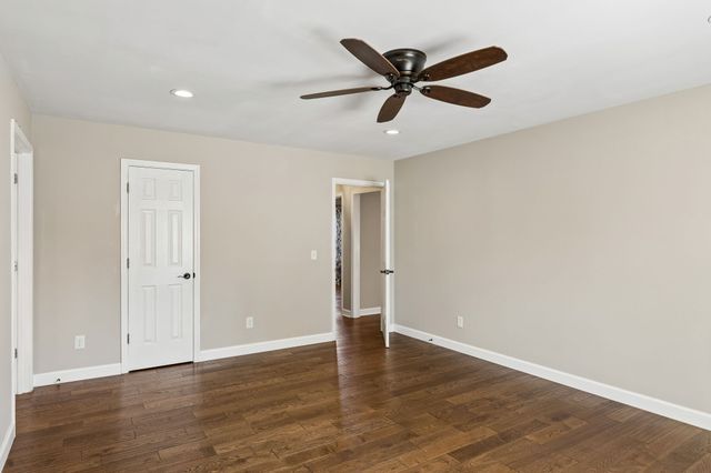 16 Delana Ave, Lawrenceburg, TN 38464