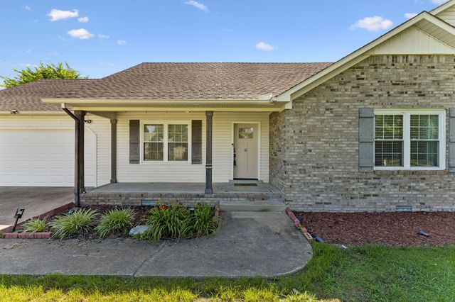 16 Delana Ave, Lawrenceburg, TN 38464