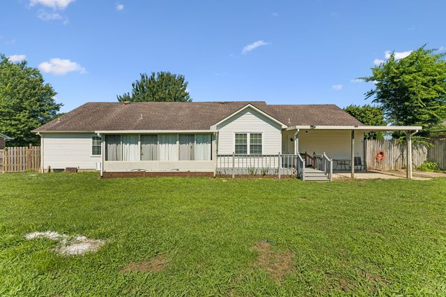 16 Delana Ave, Lawrenceburg, TN 38464