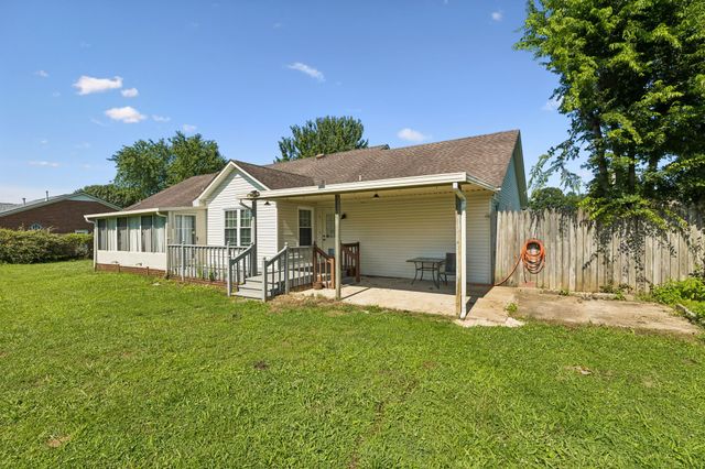 16 Delana Ave, Lawrenceburg, TN 38464