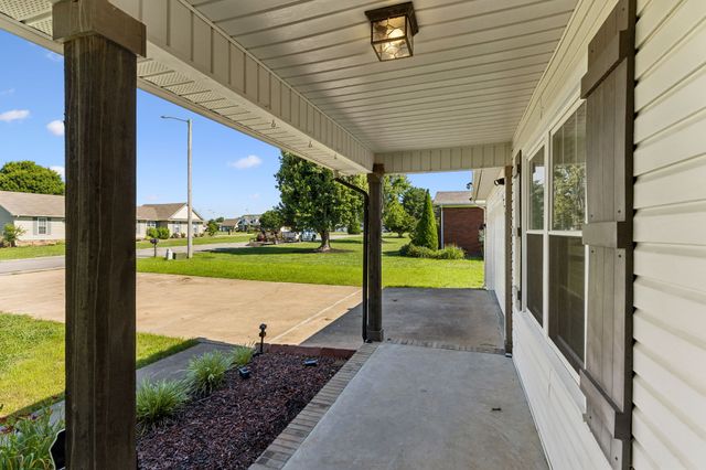 16 Delana Ave, Lawrenceburg, TN 38464