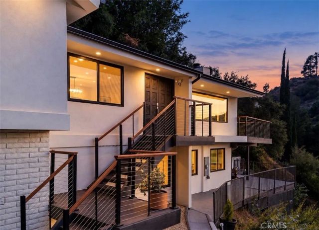 981 Glen Oaks Boulevard, Pasadena, CA 91105
