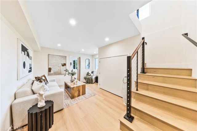 981 Glen Oaks Boulevard, Pasadena, CA 91105