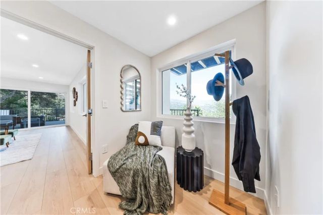 981 Glen Oaks Boulevard, Pasadena, CA 91105