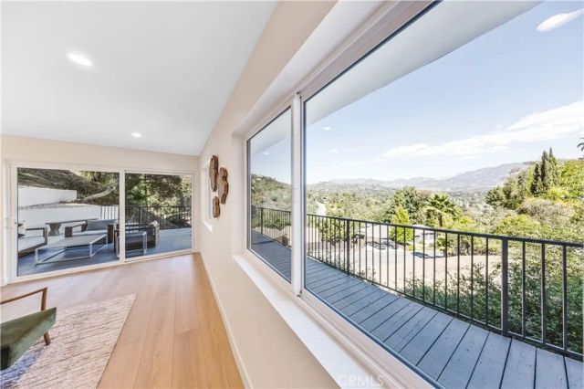 981 Glen Oaks Boulevard, Pasadena, CA 91105
