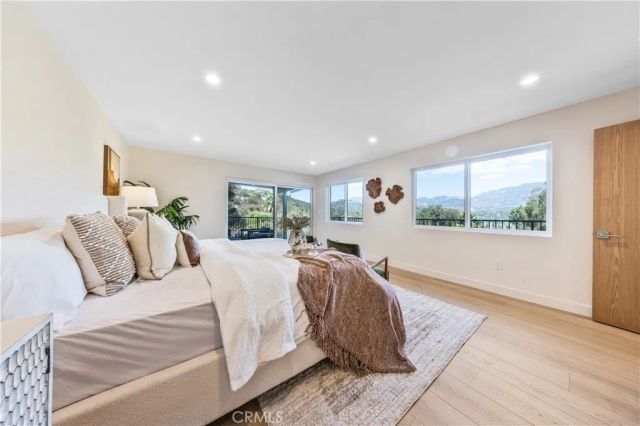 981 Glen Oaks Boulevard, Pasadena, CA 91105