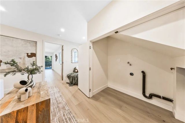 981 Glen Oaks Boulevard, Pasadena, CA 91105