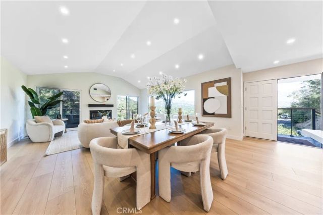 981 Glen Oaks Boulevard, Pasadena, CA 91105