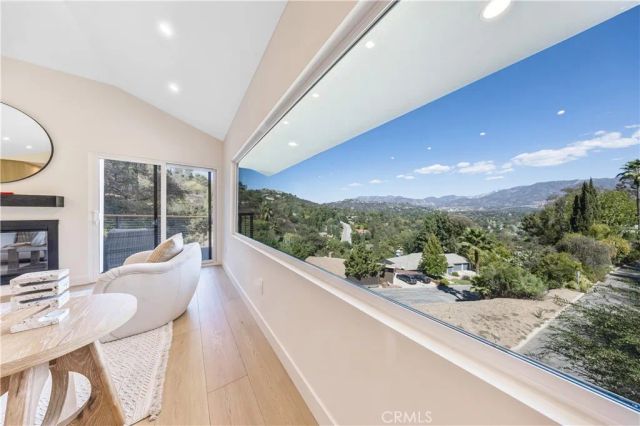 981 Glen Oaks Boulevard, Pasadena, CA 91105