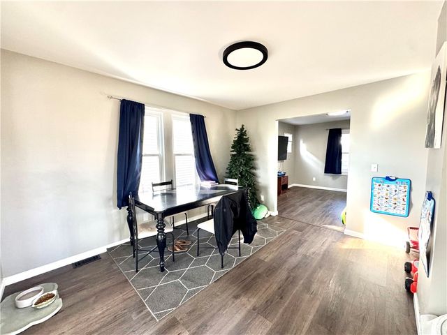 127 Hazel Ave, Ellwood City, PA 16117