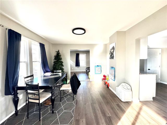 127 Hazel Ave, Ellwood City, PA 16117