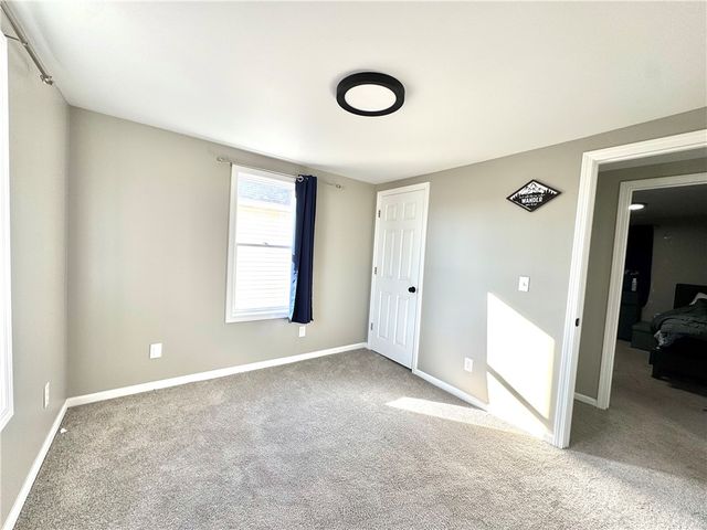 127 Hazel Ave, Ellwood City, PA 16117