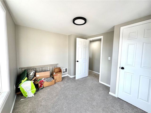 127 Hazel Ave, Ellwood City, PA 16117