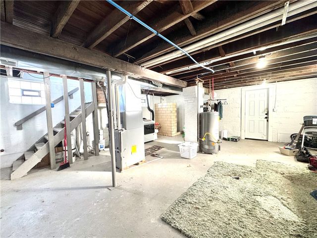 127 Hazel Ave, Ellwood City, PA 16117