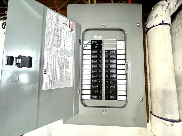 127 Hazel Ave, Ellwood City, PA 16117