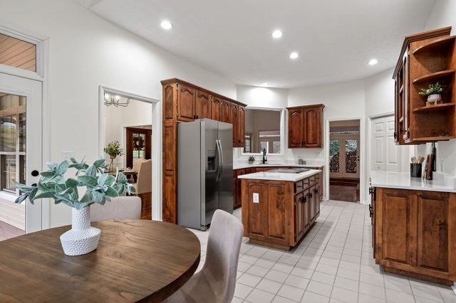 962 Indian Mound Dr, Mcminnville, TN 37110