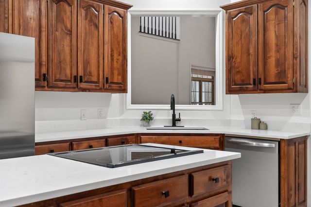 962 Indian Mound Dr, Mcminnville, TN 37110