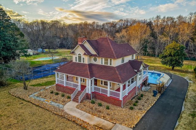 962 Indian Mound Dr, Mcminnville, TN 37110