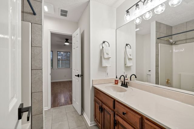 962 Indian Mound Dr, Mcminnville, TN 37110