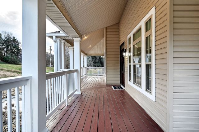 962 Indian Mound Dr, Mcminnville, TN 37110