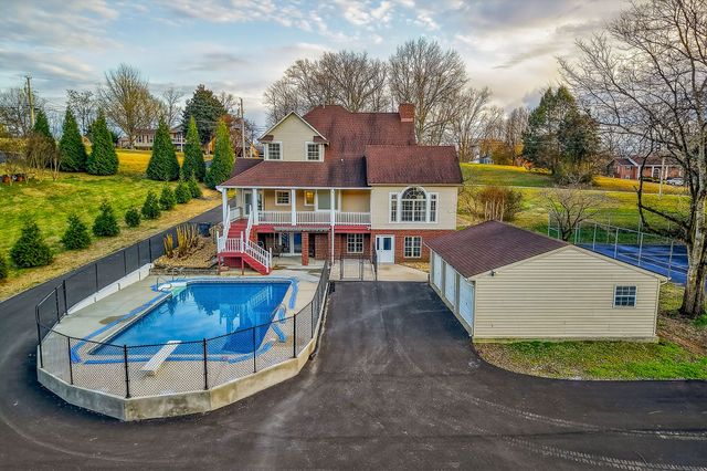 962 Indian Mound Dr, Mcminnville, TN 37110