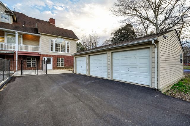 962 Indian Mound Dr, Mcminnville, TN 37110