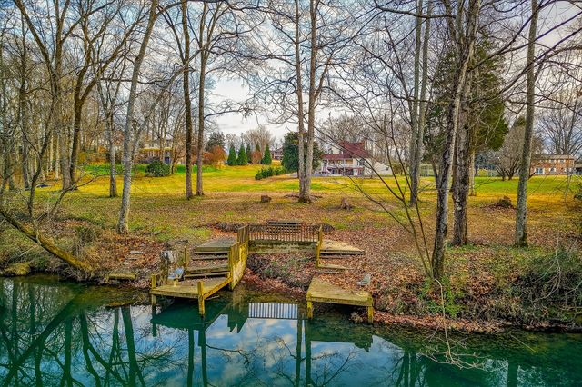 962 Indian Mound Dr, Mcminnville, TN 37110