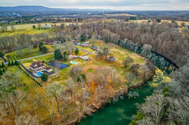 962 Indian Mound Dr, Mcminnville, TN 37110