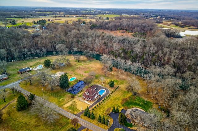 962 Indian Mound Dr, Mcminnville, TN 37110