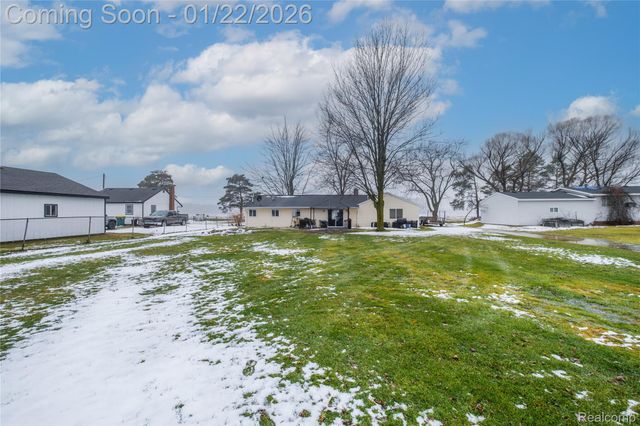 8221 Van Vleet Road, Gaines Township, MI 48436