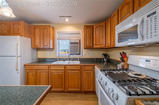 8221 Van Vleet Road, Gaines Township, MI 48436