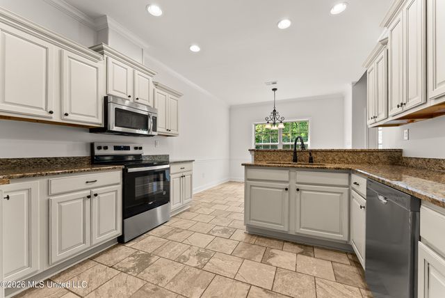 1919 Shady Wind Drive, Southaven, MS 38671