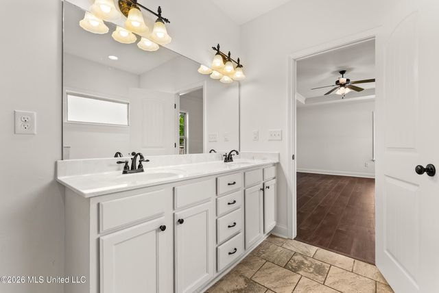 1919 Shady Wind Drive, Southaven, MS 38671
