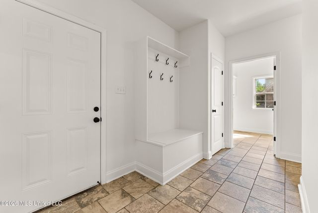 1919 Shady Wind Drive, Southaven, MS 38671