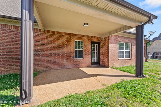 1919 Shady Wind Drive, Southaven, MS 38671