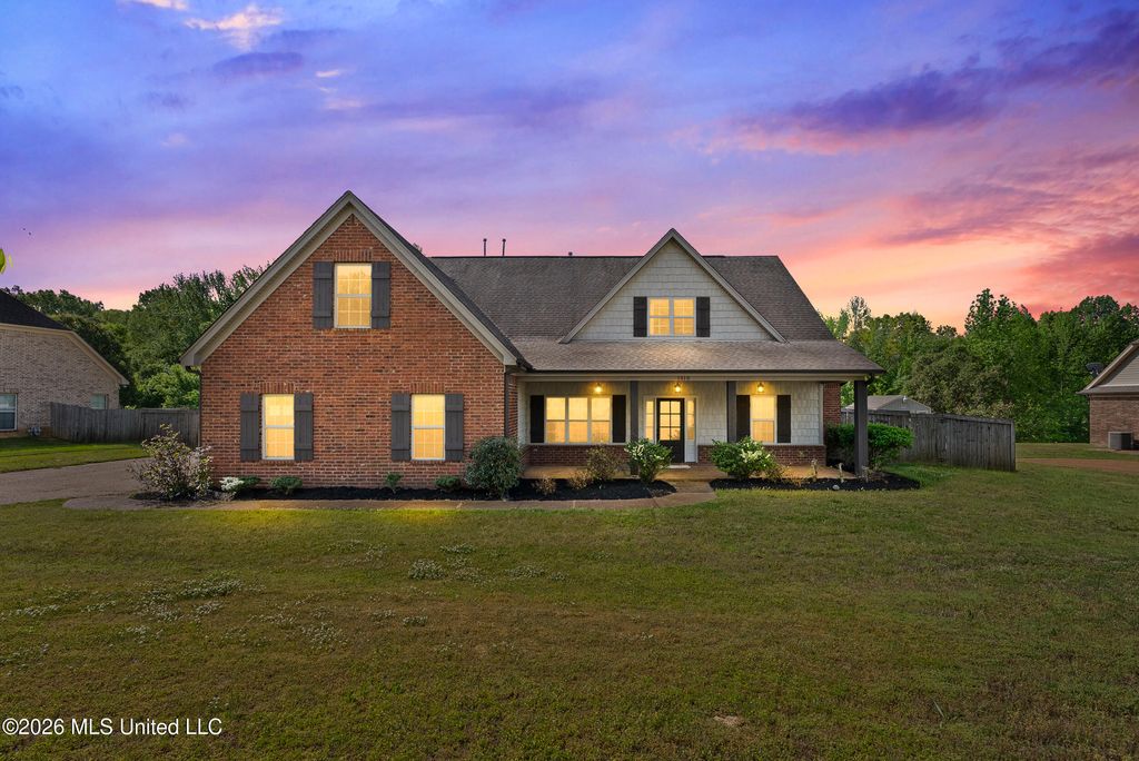 1919 Shady Wind Drive, Southaven, MS 38671