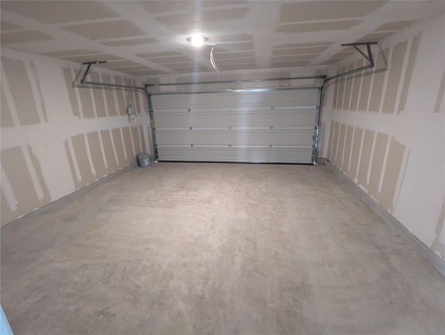 583 Commander Abbott DR, Jarrell, TX 76537