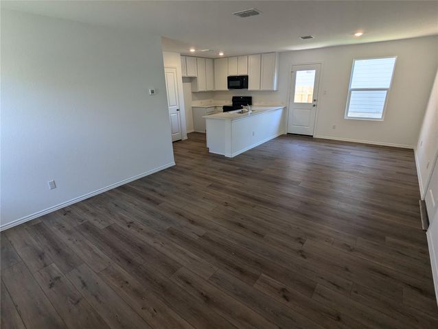 583 Commander Abbott DR, Jarrell, TX 76537